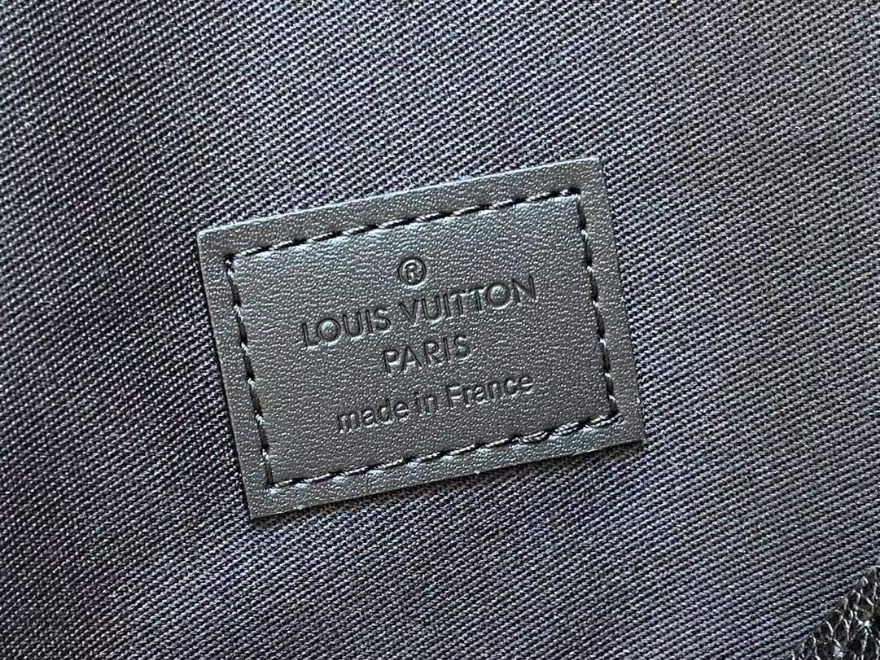 mmexport1695522493930.jpg