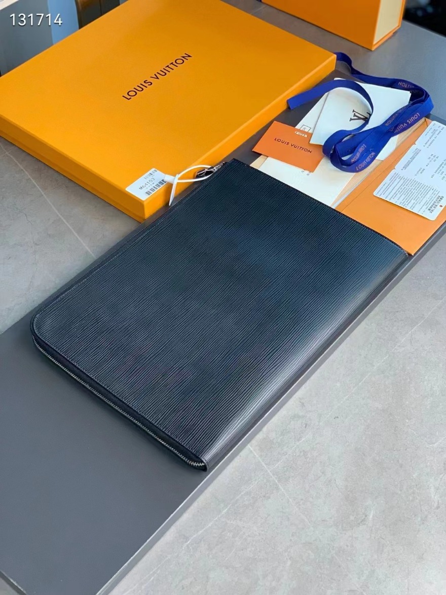 mmexport1697790759412.jpg